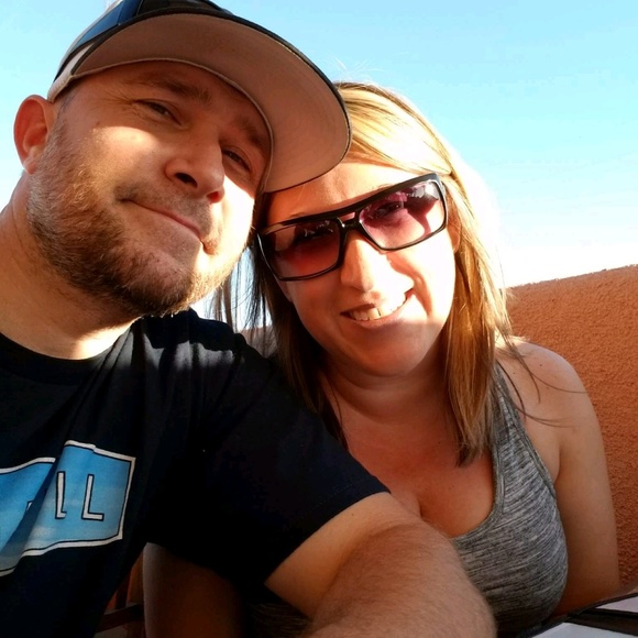 Meet your Posher, Lisa - Picture 1 of 2